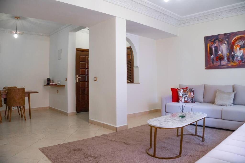 Appart Bien Place Et Fonctionnel مراكش المظهر الخارجي الصورة